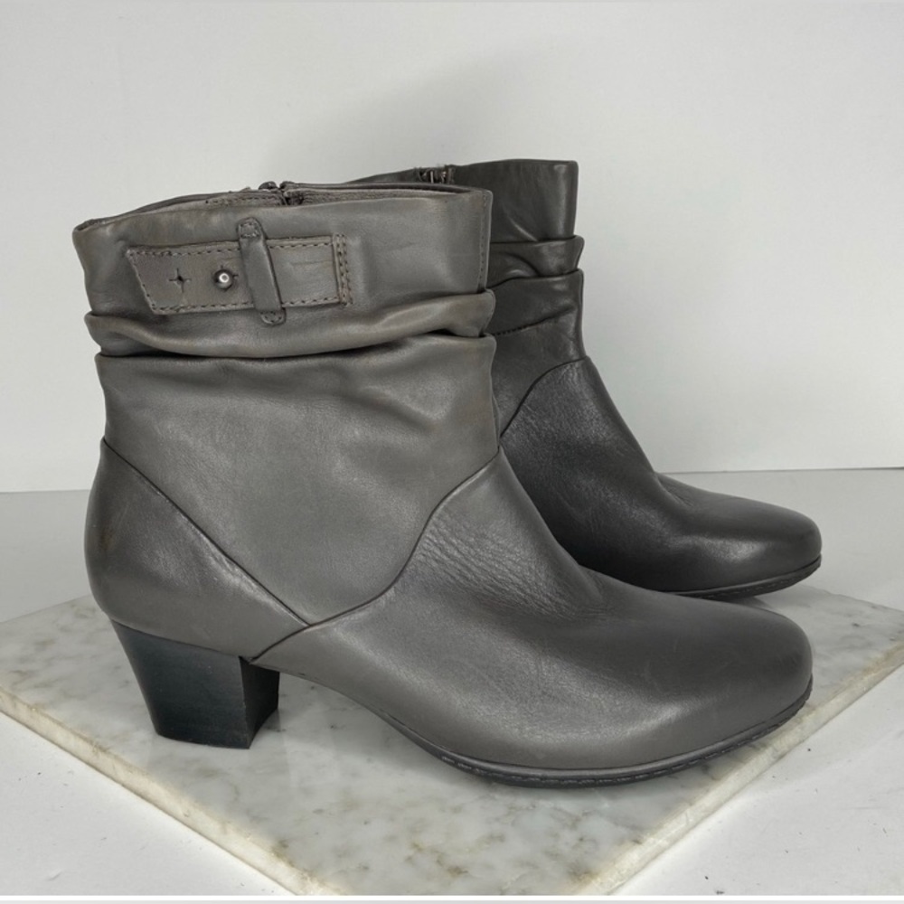 Earth Calgary Boots